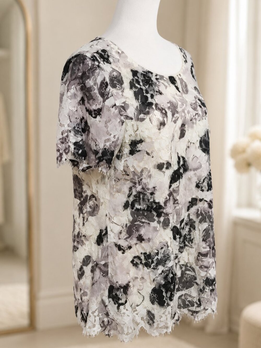 Isaac Mizrahi Live Floral Lace Short Sleeve Top Cream Grey Black Size Medium - Picture 4 of 6